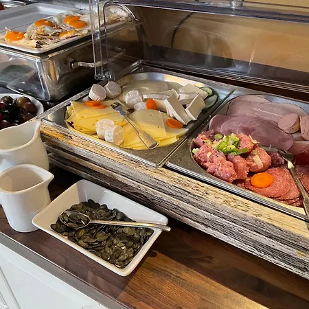 Moewenstein Semesteranläggning (resort)